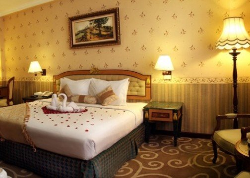 http://cdn01.tiket.photos/img/business/h/o/business-hotel-gajahmada-graha-malang-hotel-192.picture525x375.jpg