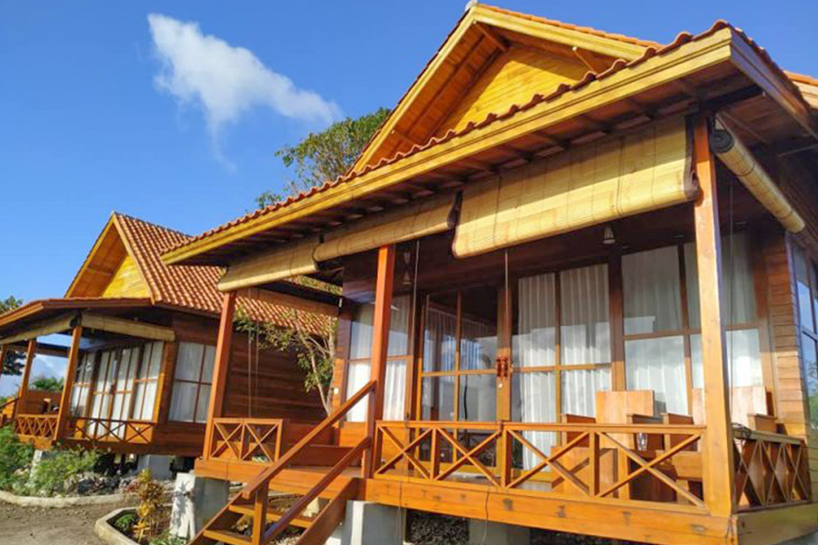 resorts in wakatobi