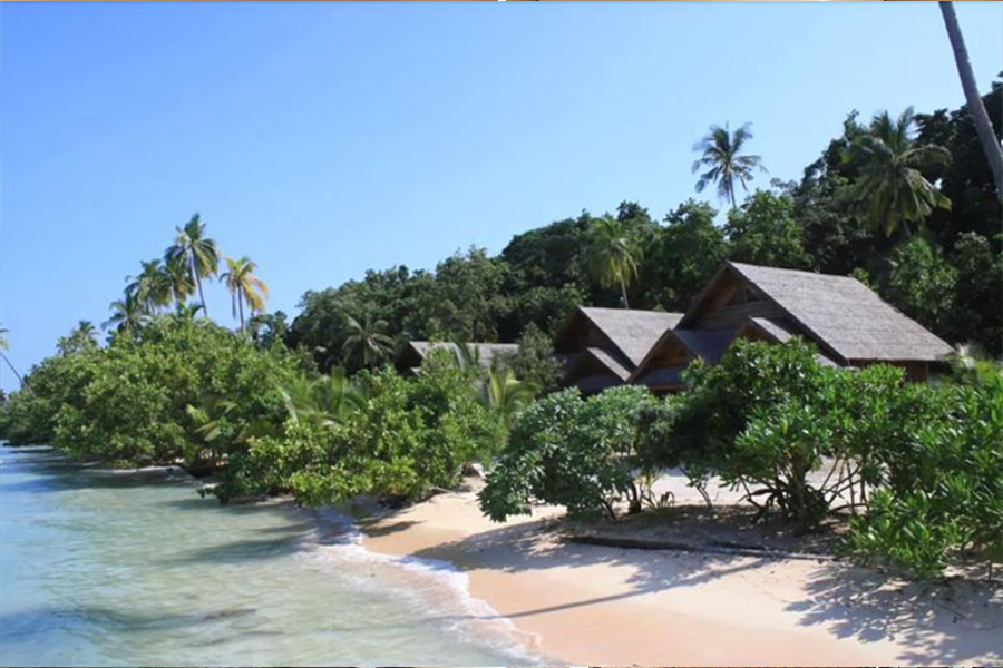 resorts in wakatobi