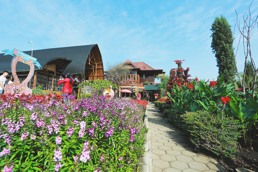 tourist attractions in maribaya - Begonia Flower Park