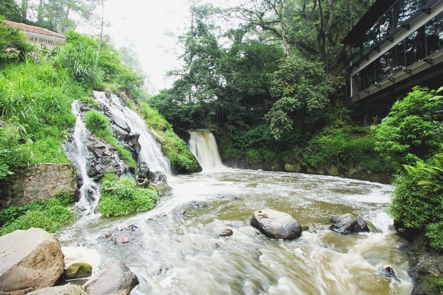 tourist attractions in maribaya - Maribaya Waterfall