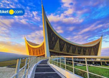 Plan to Visit West Sumatra? These Top 10 Tourist Attractions in Padang You Must Visit!