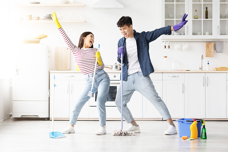 tips rumah aman saat mudik - bersihkan rumah