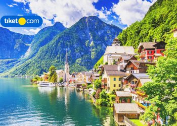Discover Hallstatt, Most Photogenic and Romantic Lake Town in Austria