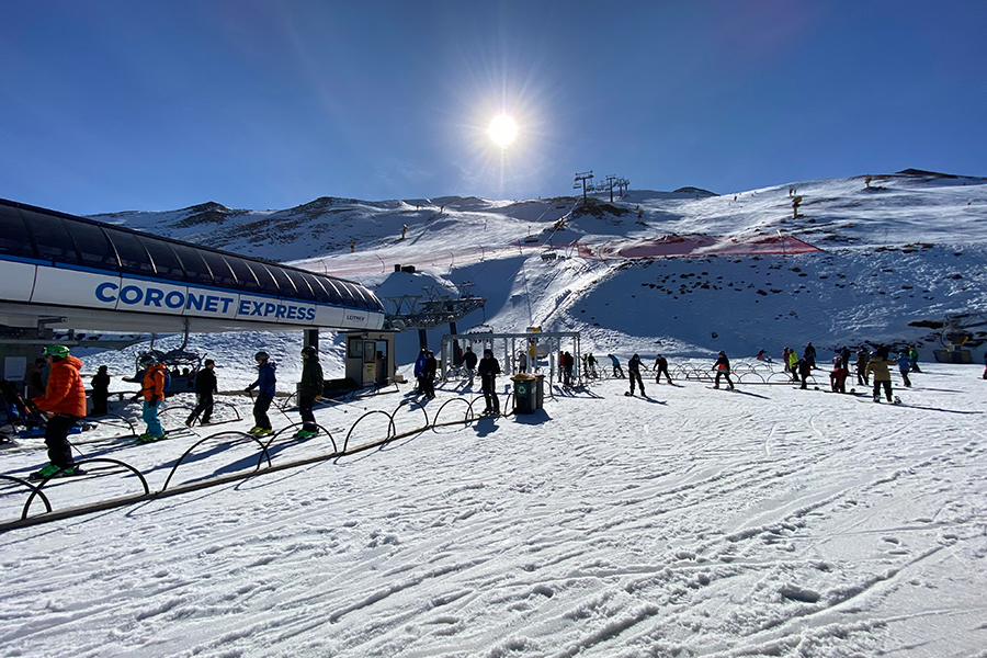 Destinasi Skiing di New Zealand - Coronet Peak