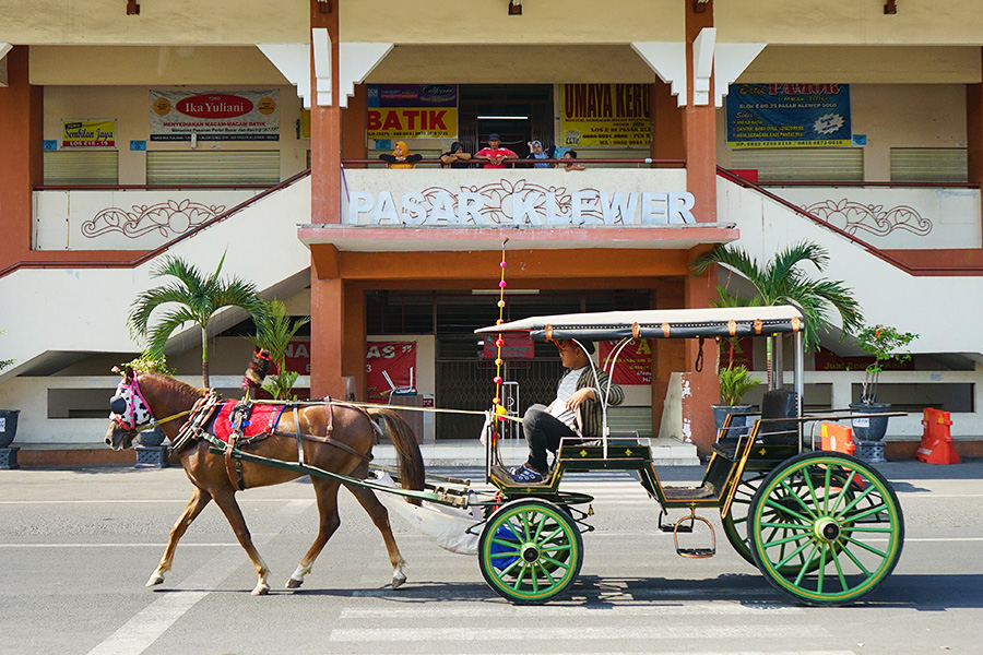 tempat wisata di solo - pasar klewer