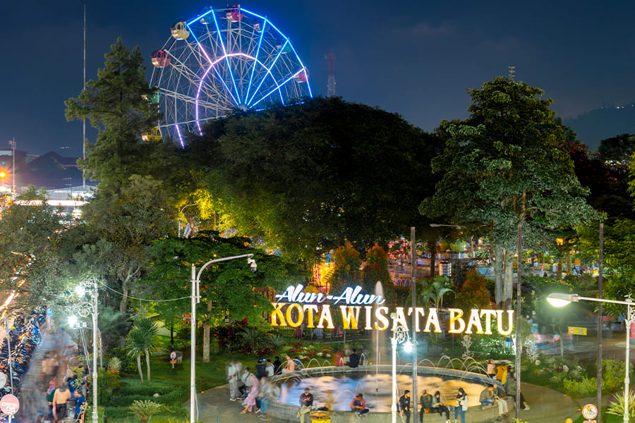 wisata batu malang - Alun-Alun Kota Batu 
