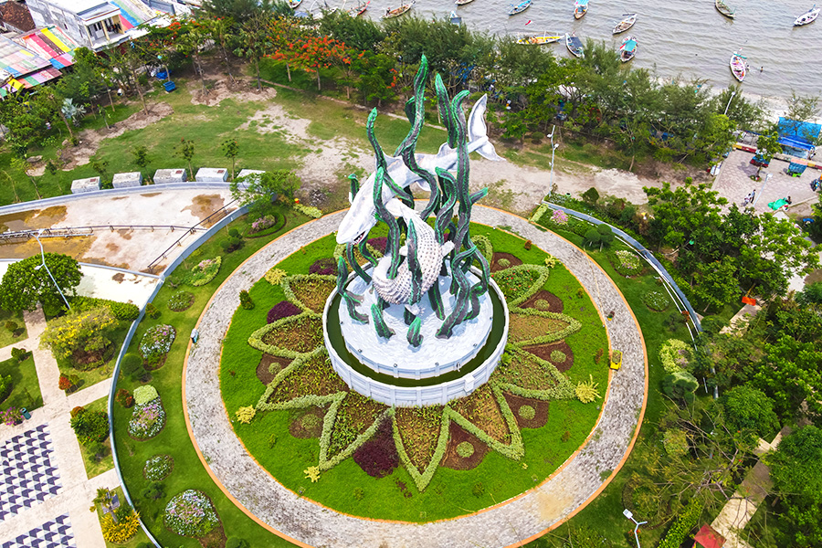 wisata alam di surabaya - Taman Suroboyo