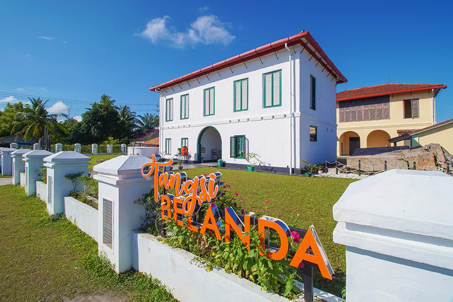 tempat wisata di pekanbaru - Tangsi Benteng Belanda