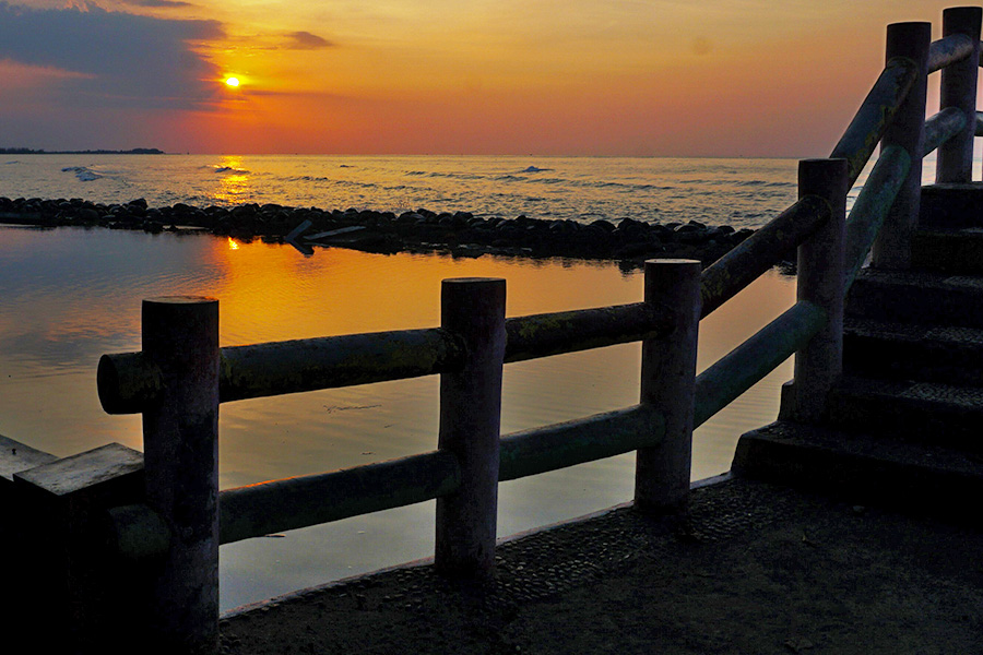 tempat wisata di pekalongan - Pantai Pasir Kencana