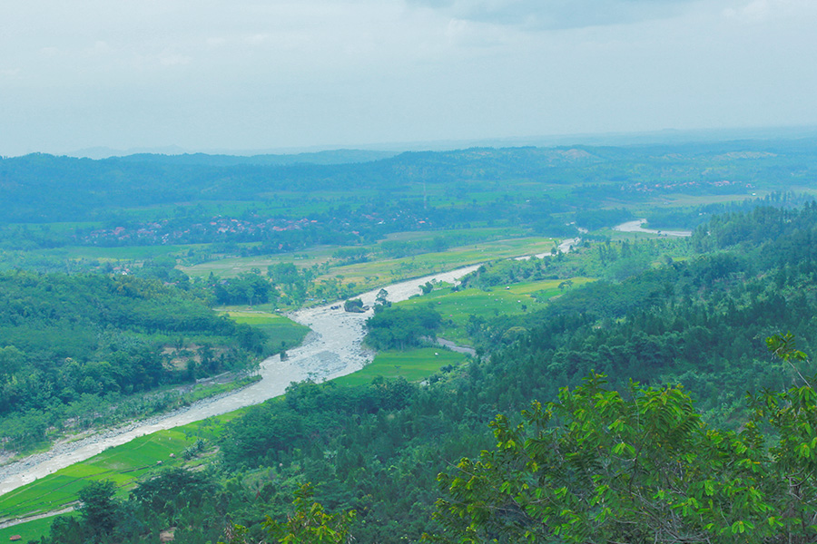 tempat wisata di pekalongan - Bukit Watu Ireng