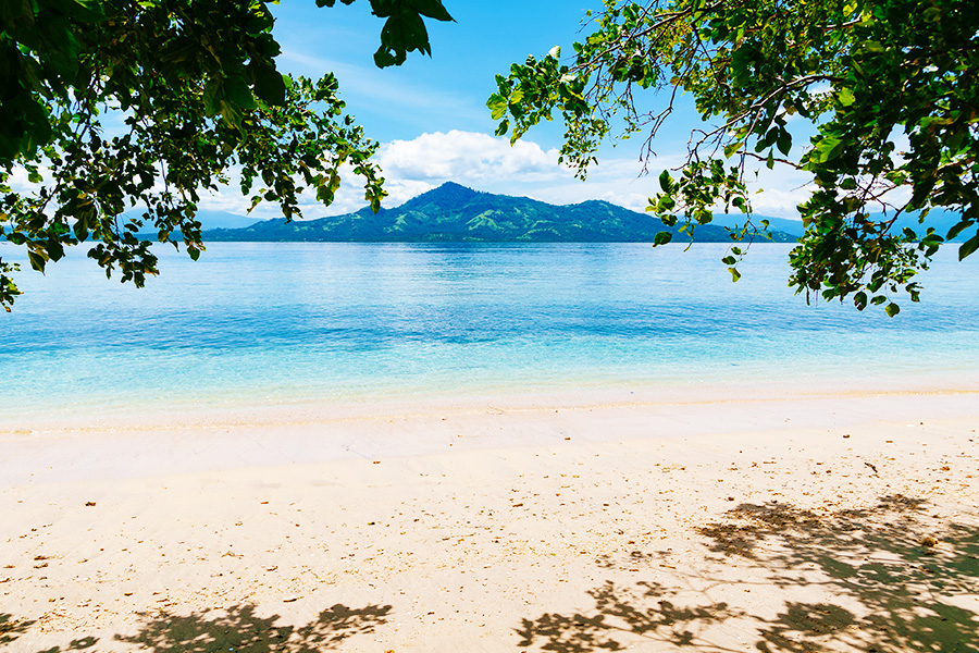 tempat wisata di manado - Pulau Siladen