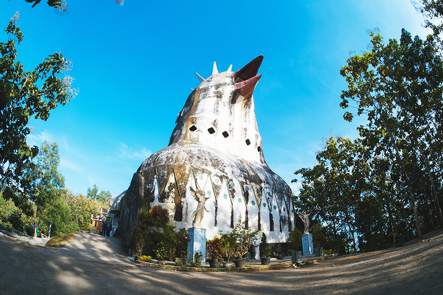 tempat wisata di magelang - gereja ayam bukit rhema