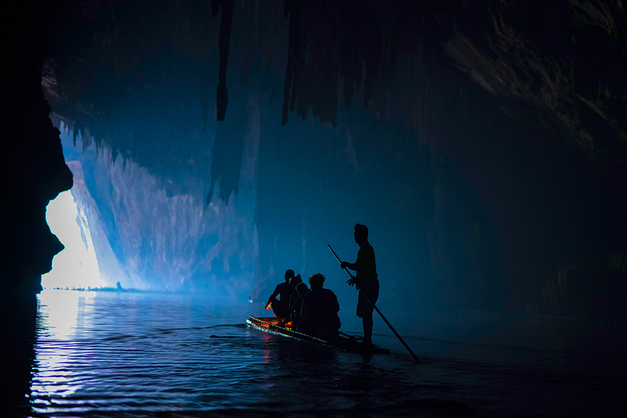 wisata alam di thailand - Gua Tham Lot 