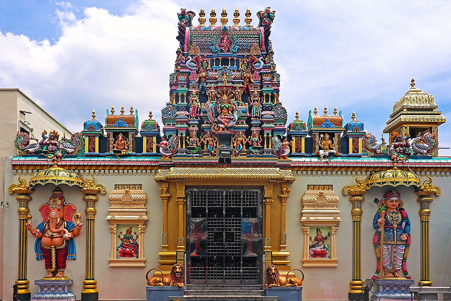 Tempat Wisata di Malaysia - Kuil Sri Maha Mariamman