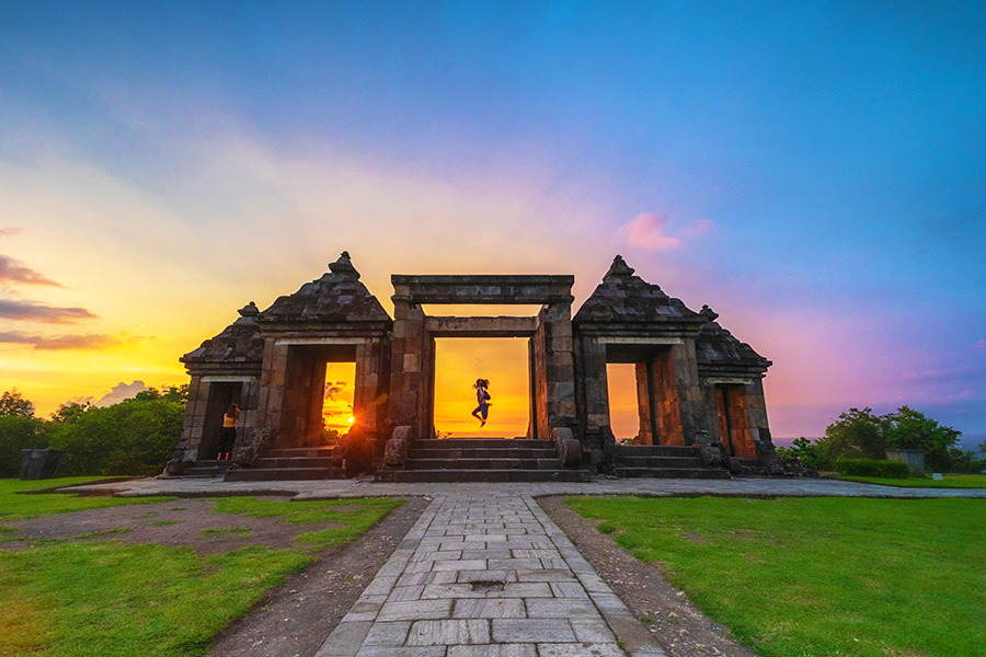 candi di indonesia - candi ratu boko
