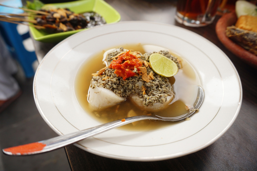 kuliner di surabaya- lontong kupang