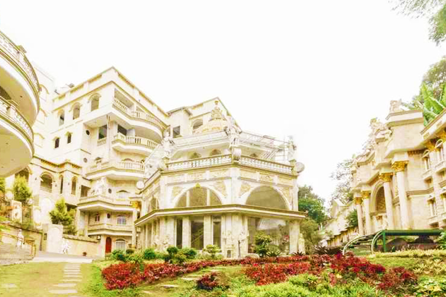hotel unik di bandung - Grand Paradise Hotel 