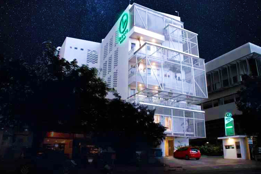 hotel unik di bandung - Lenora Hotel