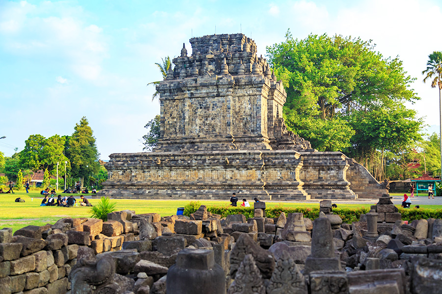 sunset di sekitar candi borobudur - Candi Mendut