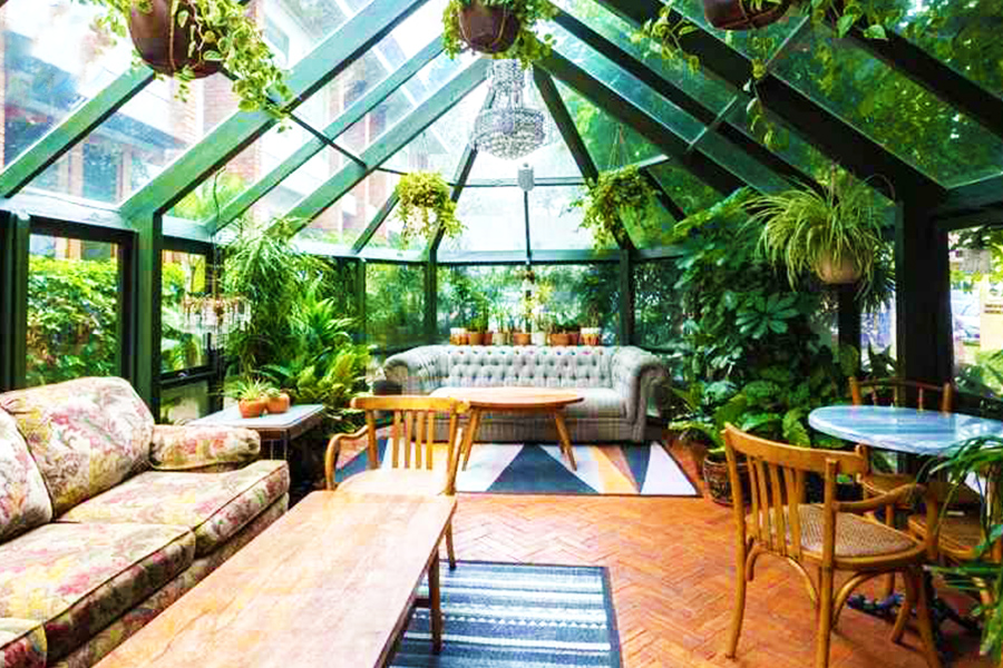 hotel unik di bandung - The House Tour Hotel Midtown 