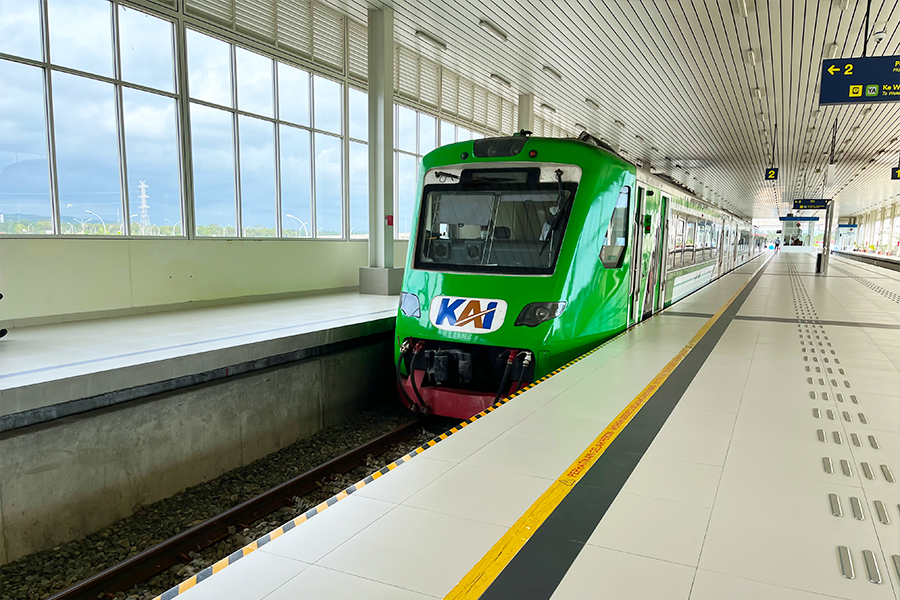 cara naik kereta bandara 