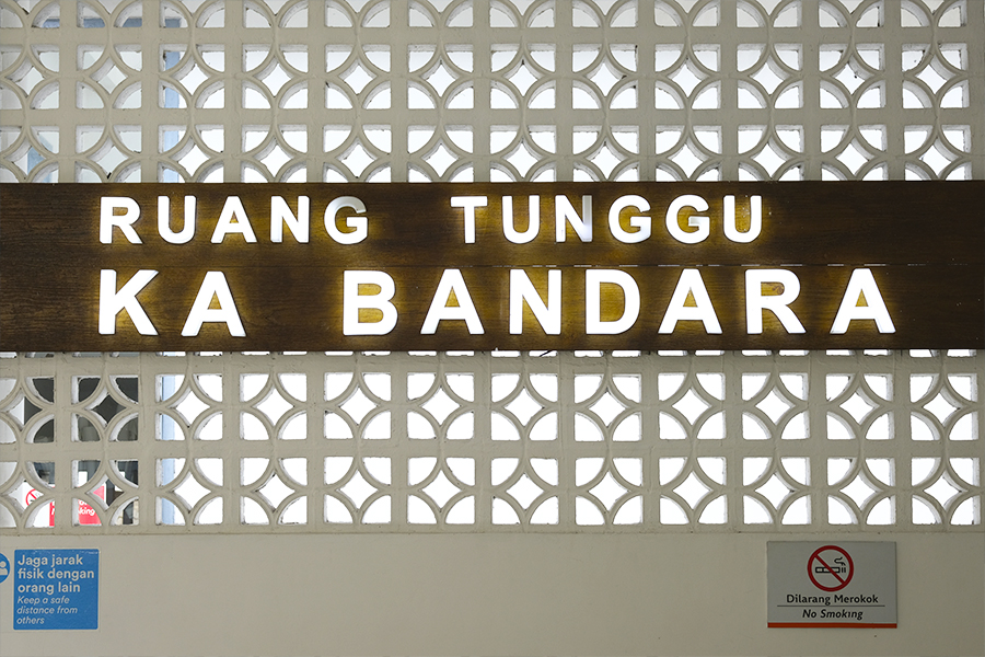 cara naik kereta bandara