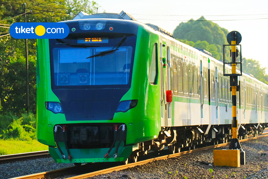Cara Naik Kereta Bandara, Penerbangan Pagi Nggak Jadi Masalah!
