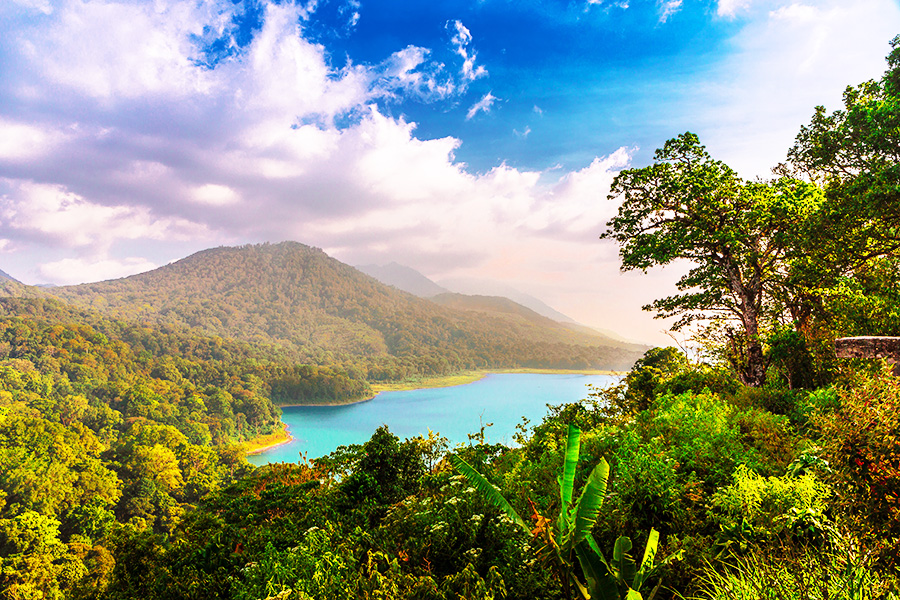 tempat healing di bali - danau buyan