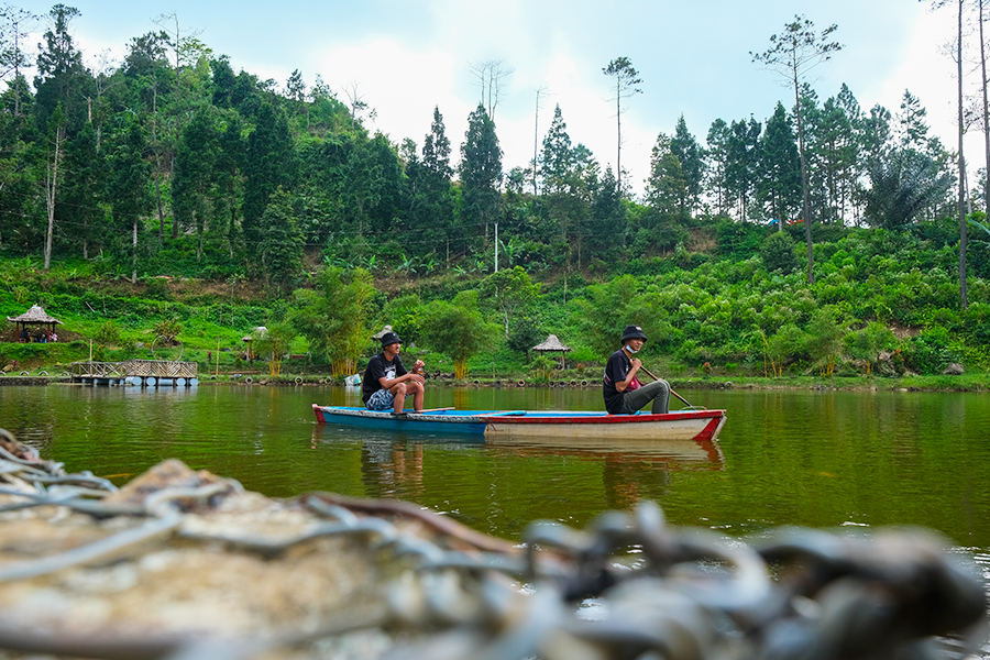 wisata alam di purwokerto - telaga kumpe