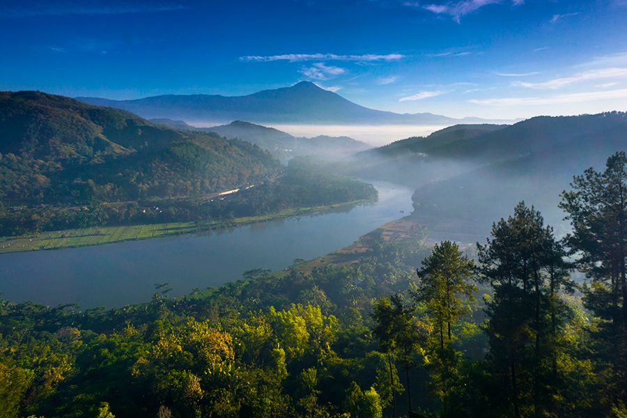 wisata alam di purwokerto - Bukit Watu Meja