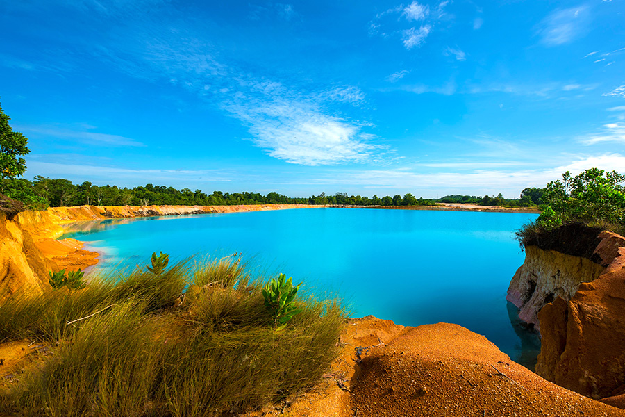 wisata alam di pekanbaru - Kawah Biru