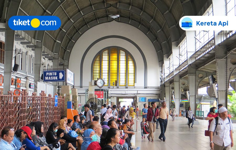 Perbedaan Kelas Kereta Api di Indonesia & Sub Kelasnya, Kamu Wajib Tahu!