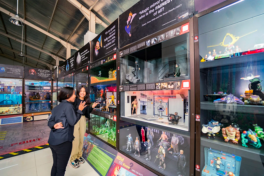 Wisata Sehari di Surabaya - Blockbuster Museum