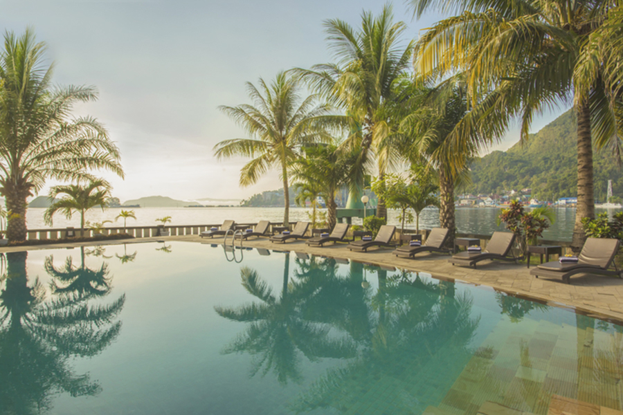hotels near pon xx stadium