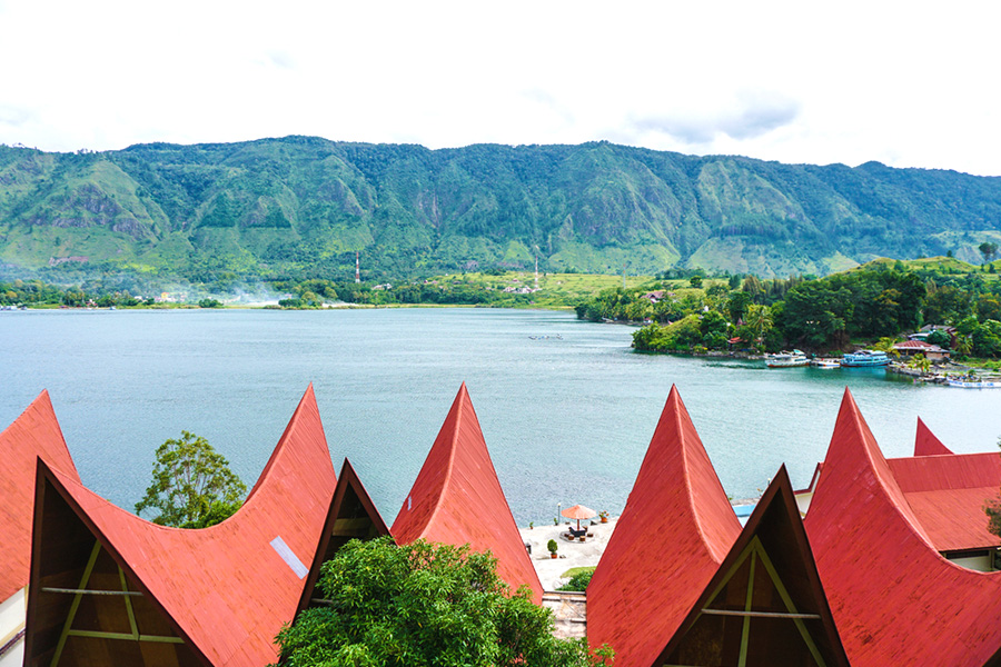 tempat wisata keluarga di medan - Danau Toba