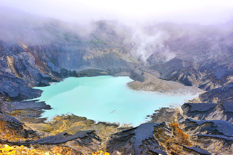 tempat wisata di subang - Tangkuban Perahu