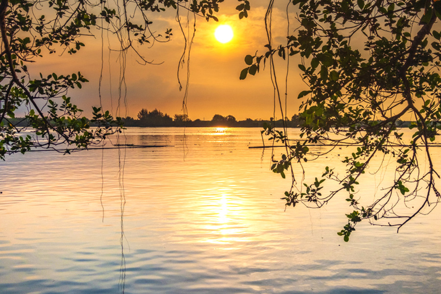 tempat wisata keluarga di medan - Danau Siombak