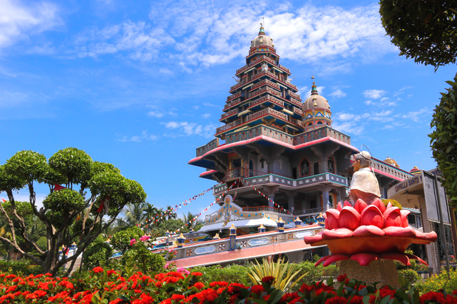 tempat wisata keluarga di medan - Graha Maria Annai Velangkanni