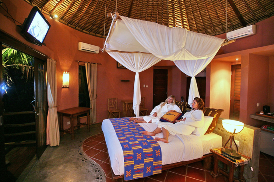 mara river and safari lodge