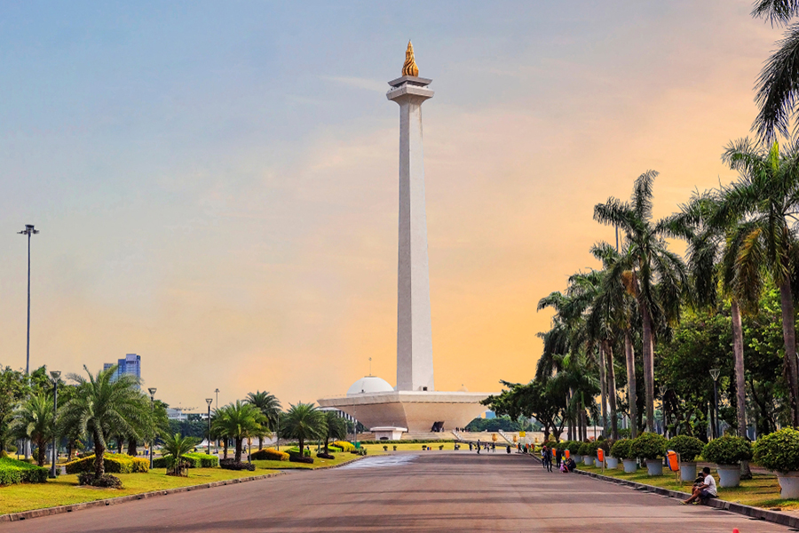 educational tour jakarta - national monument