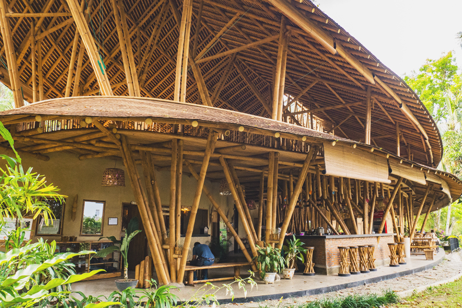 bukit lawang - kapal bambu restaurant