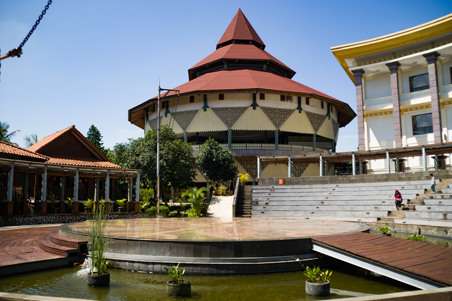 educational tour jakarta - setu babakan