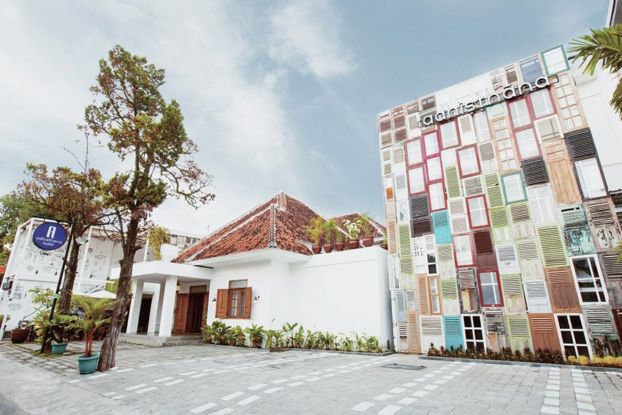 Hotel Bangunan Unik