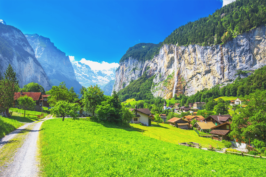 Switzerland on a Budget - Lauterbrunnen Valley