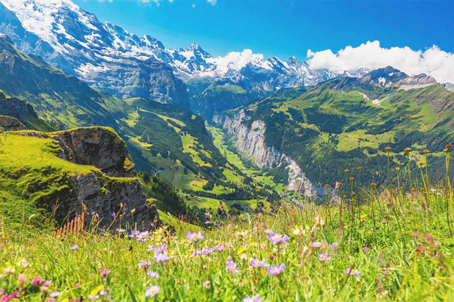 Switzerland on a Budget - Lauterbrunnen Valley