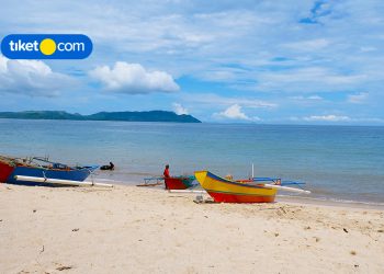 Pantai Pulisan Likupang: Belanja, Kulineran, sampai Nyobain Naik Kapal!