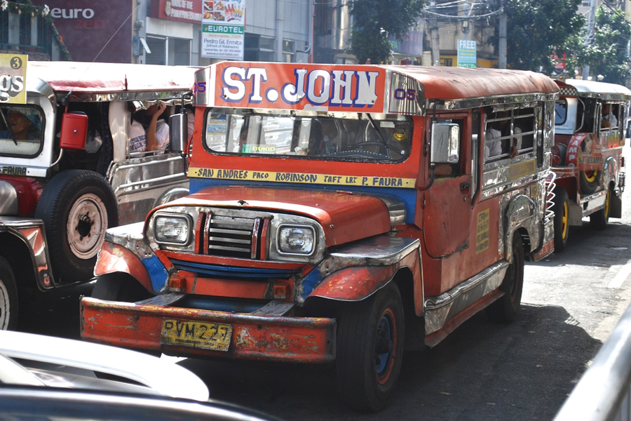 things to do in philippines - jeepney
