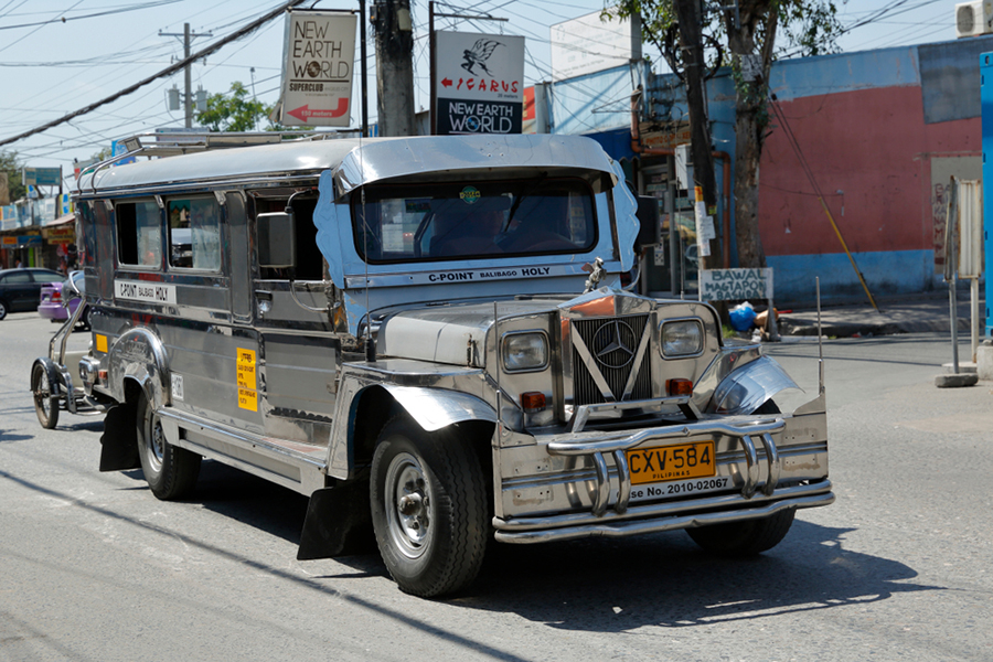 things to do in philippines - Jeepney