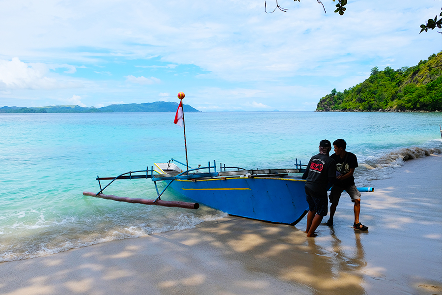 Sewa Perahu Motor untuk ke Pantai Panjang Likupang